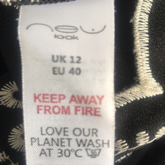 New Look black short sleeves eyelet embroidered short sleeves mini dress - Picture 9 of 11